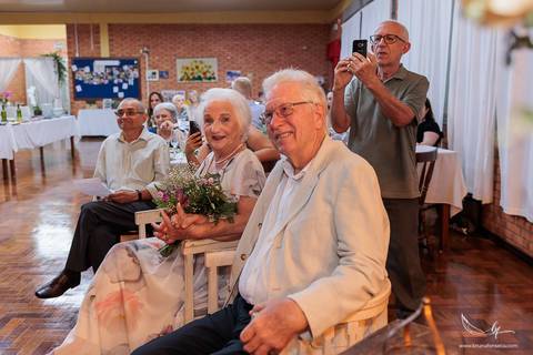 Maquiagem; Making of; Noiva; Noivo; Pré Wedding; Street Wedding; Celina Munhoz; Adriana Kruger; Manu Garcia; Camarim Madri; Wandering Wedding; São Francisco de Paula; Fotografia de Casal; Fotografia de Casamento; Pré Wedding; São Leopoldo; Belo Horizonte;'