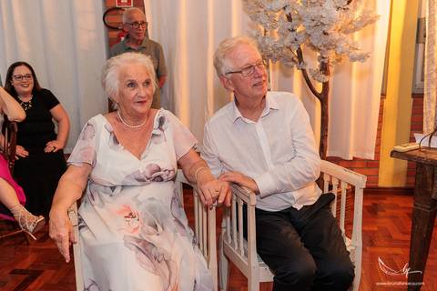 Maquiagem; Making of; Noiva; Noivo; Pré Wedding; Street Wedding; Celina Munhoz; Adriana Kruger; Manu Garcia; Camarim Madri; Wandering Wedding; São Francisco de Paula; Fotografia de Casal; Fotografia de Casamento; Pré Wedding; São Leopoldo; Belo Horizonte;'