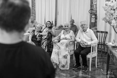 Maquiagem; Making of; Noiva; Noivo; Pré Wedding; Street Wedding; Celina Munhoz; Adriana Kruger; Manu Garcia; Camarim Madri; Wandering Wedding; São Francisco de Paula; Fotografia de Casal; Fotografia de Casamento; Pré Wedding; São Leopoldo; Belo Horizonte;'