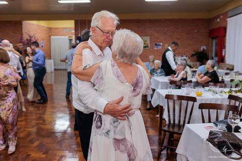 Maquiagem; Making of; Noiva; Noivo; Pré Wedding; Street Wedding; Celina Munhoz; Adriana Kruger; Manu Garcia; Camarim Madri; Wandering Wedding; São Francisco de Paula; Fotografia de Casal; Fotografia de Casamento; Pré Wedding; São Leopoldo; Belo Horizonte;'