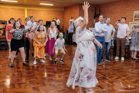 Maquiagem; Making of; Noiva; Noivo; Pré Wedding; Street Wedding; Celina Munhoz; Adriana Kruger; Manu Garcia; Camarim Madri; Wandering Wedding; São Francisco de Paula; Fotografia de Casal; Fotografia de Casamento; Pré Wedding; São Leopoldo; Belo Horizonte;'