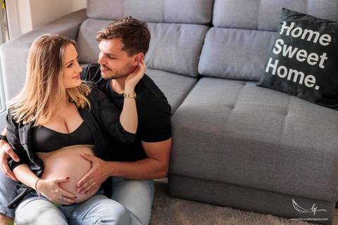 Ensaio Gestante; Mãe de Menina; Fotografia gestante; Fotografia gestante São Leopoldo; Fotografia gestante; Fotografia de família; São Leopoldo; Fotografia com animais; Ensaio de família; Gravidez;'