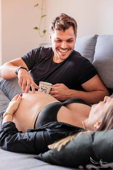 Ensaio Gestante; Mãe de Menina; Fotografia gestante; Fotografia gestante São Leopoldo; Fotografia gestante; Fotografia de família; São Leopoldo; Fotografia com animais; Ensaio de família; Gravidez;'