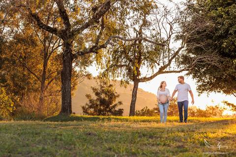 Ensaio Gestante; Mãe de Menina; Fotografia gestante; Fotografia gestante São Leopoldo; Fotografia gestante; Fotografia de família; São Leopoldo; Fotografia com animais; Ensaio de família; Gravidez;'