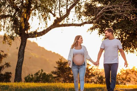Ensaio Gestante; Mãe de Menina; Fotografia gestante; Fotografia gestante São Leopoldo; Fotografia gestante; Fotografia de família; São Leopoldo; Fotografia com animais; Ensaio de família; Gravidez;'