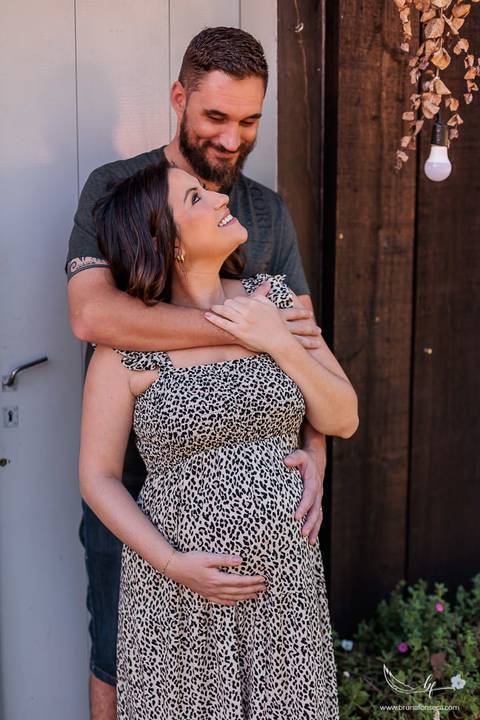 Ensaio Gestante; Mãe de Menina; Fotografia gestante; Fotografia gestante São Leopoldo; Fotografia gestante; Fotografia de família; São Leopoldo; Fotografia com animais; Ensaio de família; Gravidez;'