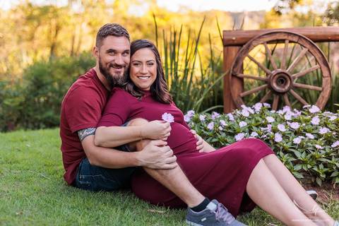Ensaio Gestante; Mãe de Menina; Fotografia gestante; Fotografia gestante São Leopoldo; Fotografia gestante; Fotografia de família; São Leopoldo; Fotografia com animais; Ensaio de família; Gravidez;'