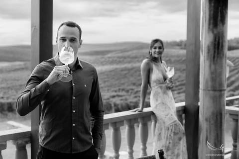 Maquiagem; Making of; Noiva; Noivo; Pré Wedding; Street Wedding; Celina Munhoz; Adriana Kruger; Manu Garcia; Wandering Wedding; São Francisco de Paula; Fotografia de Casal; Fotografia de Casamento; Pré Wedding; São Leopoldo; Vinícola Luiz Argenta;'