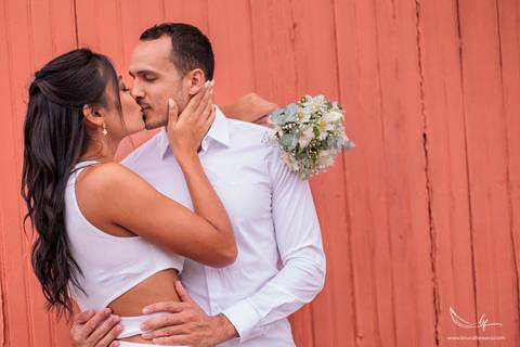 Maquiagem; Making of; Noiva; Noivo; Pré Wedding; Street Wedding; Celina Munhoz; Adriana Kruger; Manu Garcia; Wandering Wedding; São Francisco de Paula; Fotografia de Casal; Fotografia de Casamento; Pré Wedding; São Leopoldo; Vinícola Luiz Argenta;'