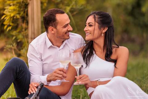 Maquiagem; Making of; Noiva; Noivo; Pré Wedding; Street Wedding; Celina Munhoz; Adriana Kruger; Manu Garcia; Wandering Wedding; São Francisco de Paula; Fotografia de Casal; Fotografia de Casamento; Pré Wedding; São Leopoldo; Vinícola Luiz Argenta;'