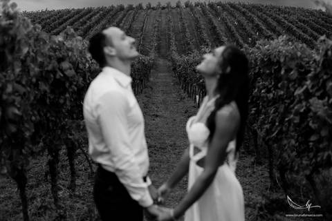 Maquiagem; Making of; Noiva; Noivo; Pré Wedding; Street Wedding; Celina Munhoz; Adriana Kruger; Manu Garcia; Wandering Wedding; São Francisco de Paula; Fotografia de Casal; Fotografia de Casamento; Pré Wedding; São Leopoldo; Vinícola Luiz Argenta;'