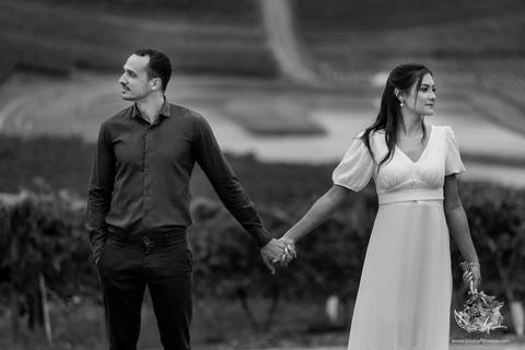 Maquiagem; Making of; Noiva; Noivo; Pré Wedding; Street Wedding; Celina Munhoz; Adriana Kruger; Manu Garcia; Wandering Wedding; São Francisco de Paula; Fotografia de Casal; Fotografia de Casamento; Pré Wedding; São Leopoldo; Vinícola Luiz Argenta;'