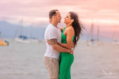 Maquiagem; Making of; Noiva; Noivo; Pré Wedding; Street Wedding; Celina Munhoz; Adriana Kruger; Manu Garcia; Wandering Wedding; São Francisco de Paula; Fotografia de Casal; Fotografia de Casamento; Pré Wedding; São Leopoldo; Vinícola Luiz Argenta; Floripa'