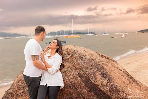 Maquiagem; Making of; Noiva; Noivo; Pré Wedding; Street Wedding; Celina Munhoz; Adriana Kruger; Manu Garcia; Wandering Wedding; São Francisco de Paula; Fotografia de Casal; Fotografia de Casamento; Pré Wedding; São Leopoldo; Vinícola Luiz Argenta; Floripa'