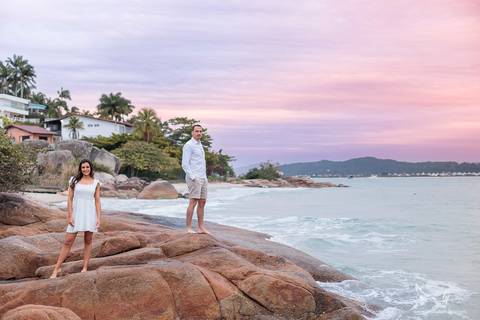 Maquiagem; Making of; Noiva; Noivo; Pré Wedding; Street Wedding; Celina Munhoz; Adriana Kruger; Manu Garcia; Wandering Wedding; São Francisco de Paula; Fotografia de Casal; Fotografia de Casamento; Pré Wedding; São Leopoldo; Vinícola Luiz Argenta; Floripa'