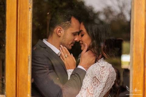 Maquiagem; Making of; Noiva; Noivo; Pré Wedding; Street Wedding; Celina Munhoz; Adriana Kruger; Manu Garcia; Wandering Wedding; São Francisco de Paula; Fotografia de Casal; Fotografia de Casamento; Pré Wedding; São Leopoldo; Vinícola Luiz Argenta; Floripa'