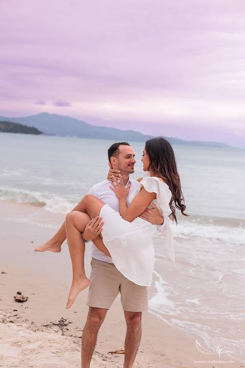 Maquiagem; Making of; Noiva; Noivo; Pré Wedding; Street Wedding; Celina Munhoz; Adriana Kruger; Manu Garcia; Wandering Wedding; São Francisco de Paula; Fotografia de Casal; Fotografia de Casamento; Pré Wedding; São Leopoldo; Vinícola Luiz Argenta; Floripa'