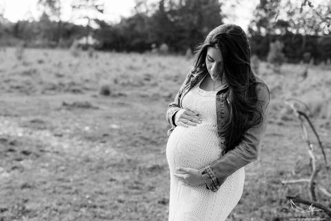 Ensaio Gestante; Mãe de Menina; Fotografia gestante; Fotografia gestante São Leopoldo; Fotografia gestante; Fotografia de família; São Leopoldo; Fotografia com animais; Ensaio de família; Gravidez;'