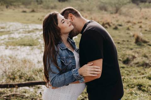Ensaio Gestante; Mãe de Menina; Fotografia gestante; Fotografia gestante São Leopoldo; Fotografia gestante; Fotografia de família; São Leopoldo; Fotografia com animais; Ensaio de família; Gravidez;'