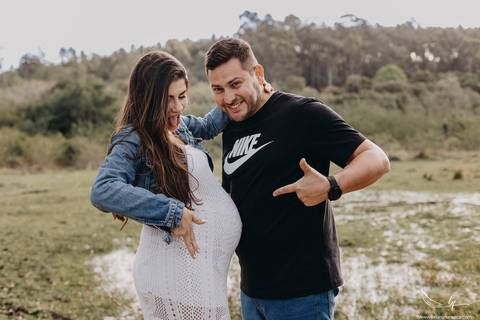 Ensaio Gestante; Mãe de Menina; Fotografia gestante; Fotografia gestante São Leopoldo; Fotografia gestante; Fotografia de família; São Leopoldo; Fotografia com animais; Ensaio de família; Gravidez;'
