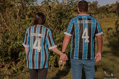 Ensaio Gestante; Mãe de Menina; Fotografia gestante; Fotografia gestante São Leopoldo; Fotografia gestante; Fotografia de família; São Leopoldo; Fotografia com animais; Ensaio de família; Gravidez;'