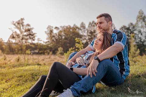 Ensaio Gestante; Mãe de Menina; Fotografia gestante; Fotografia gestante São Leopoldo; Fotografia gestante; Fotografia de família; São Leopoldo; Fotografia com animais; Ensaio de família; Gravidez;'