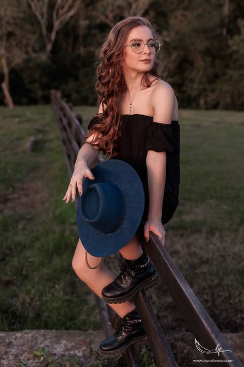 Ensaio feminino; Fotografia feminina; Recanto Bueno; Celina Munhoz; Novo Hamburgo; Fotografia Lifestyle; Nova Petropolis; Ensaio Teen; Ensaio 15th; 15 anos; Fotografo de 15 Anos; Debutante; Camarim Madri; Adriana Krieger; Manu Garcia;'