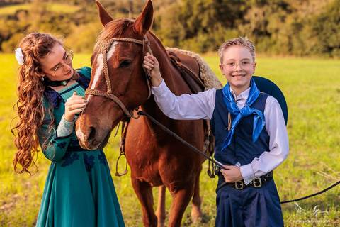 Ensaio feminino; Fotografia feminina; Recanto Bueno; Celina Munhoz; Novo Hamburgo; Fotografia Lifestyle; Nova Petropolis; Ensaio Teen; Ensaio 15th; 15 anos; Fotografo de 15 Anos; Debutante; Camarim Madri; Adriana Krieger; Manu Garcia;'