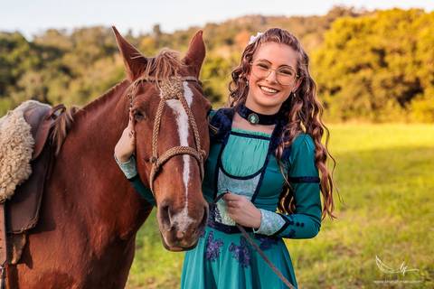 Ensaio feminino; Fotografia feminina; Recanto Bueno; Celina Munhoz; Novo Hamburgo; Fotografia Lifestyle; Nova Petropolis; Ensaio Teen; Ensaio 15th; 15 anos; Fotografo de 15 Anos; Debutante; Camarim Madri; Adriana Krieger; Manu Garcia;'