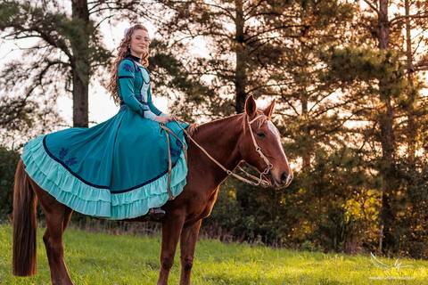 Ensaio feminino; Fotografia feminina; Recanto Bueno; Celina Munhoz; Novo Hamburgo; Fotografia Lifestyle; Nova Petropolis; Ensaio Teen; Ensaio 15th; 15 anos; Fotografo de 15 Anos; Debutante; Camarim Madri; Adriana Krieger; Manu Garcia;'