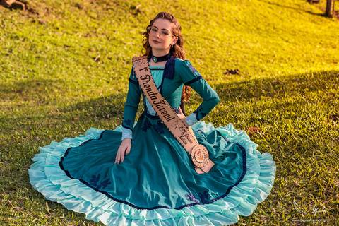 Ensaio feminino; Fotografia feminina; Recanto Bueno; Celina Munhoz; Novo Hamburgo; Fotografia Lifestyle; Nova Petropolis; Ensaio Teen; Ensaio 15th; 15 anos; Fotografo de 15 Anos; Debutante; Camarim Madri; Adriana Krieger; Manu Garcia;'