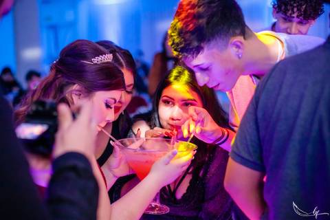 Ensaio feminino; Fotografia feminina; Recanto Bueno; Celina Munhoz; Novo Hamburgo; Fotografia Lifestyle; Nova Petropolis; Ensaio Teen; Ensaio 15th; 15 anos; Fotografo de 15 Anos; Debutante; Camarim Madri; Adriana Krieger; Manu Garcia;'