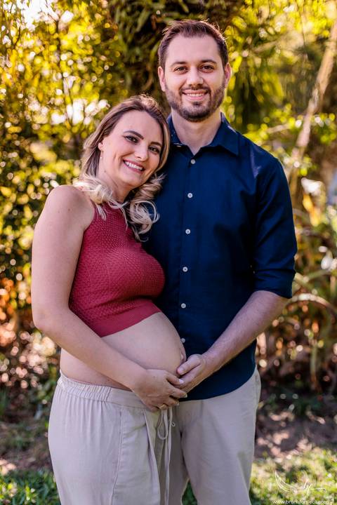 Ensaio Gestante; Mãe de Menina; Fotografia gestante; Fotografia gestante São Leopoldo; Fotografia gestante; Fotografia de família; São Leopoldo; Fotografia com animais; Ensaio de família; Gravidez;'