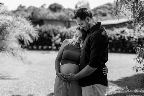 Ensaio Gestante; Mãe de Menina; Fotografia gestante; Fotografia gestante São Leopoldo; Fotografia gestante; Fotografia de família; São Leopoldo; Fotografia com animais; Ensaio de família; Gravidez;'