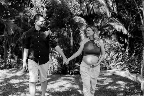 Ensaio Gestante; Mãe de Menina; Fotografia gestante; Fotografia gestante São Leopoldo; Fotografia gestante; Fotografia de família; São Leopoldo; Fotografia com animais; Ensaio de família; Gravidez;'