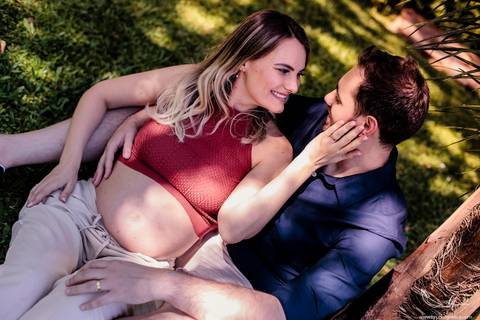 Ensaio Gestante; Mãe de Menina; Fotografia gestante; Fotografia gestante São Leopoldo; Fotografia gestante; Fotografia de família; São Leopoldo; Fotografia com animais; Ensaio de família; Gravidez;'