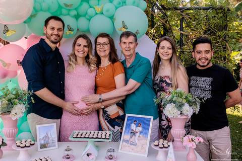Ensaio Gestante; Mãe de Menina; Fotografia gestante; Fotografia gestante São Leopoldo; Fotografia gestante; Fotografia de família; São Leopoldo; Fotografia com animais; Ensaio de família; Gravidez;'