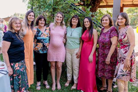 Ensaio Gestante; Mãe de Menina; Fotografia gestante; Fotografia gestante São Leopoldo; Fotografia gestante; Fotografia de família; São Leopoldo; Fotografia com animais; Ensaio de família; Gravidez;'