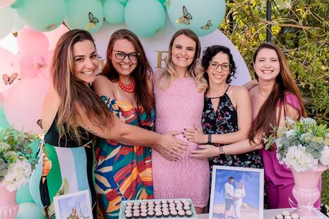 Ensaio Gestante; Mãe de Menina; Fotografia gestante; Fotografia gestante São Leopoldo; Fotografia gestante; Fotografia de família; São Leopoldo; Fotografia com animais; Ensaio de família; Gravidez;'