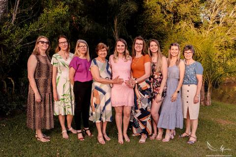 Ensaio Gestante; Mãe de Menina; Fotografia gestante; Fotografia gestante São Leopoldo; Fotografia gestante; Fotografia de família; São Leopoldo; Fotografia com animais; Ensaio de família; Gravidez;'