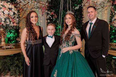 Ensaio feminino; Fotografia feminina; Recanto Bueno; Celina Munhoz; Novo Hamburgo; Fotografia Lifestyle; Nova Petropolis; Ensaio Teen; Ensaio 15th; 15 anos; Fotografo de 15 Anos; Debutante; Camarim Madri; Adriana Krieger; Manu Garcia;'