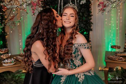 Ensaio feminino; Fotografia feminina; Recanto Bueno; Celina Munhoz; Novo Hamburgo; Fotografia Lifestyle; Nova Petropolis; Ensaio Teen; Ensaio 15th; 15 anos; Fotografo de 15 Anos; Debutante; Camarim Madri; Adriana Krieger; Manu Garcia;'