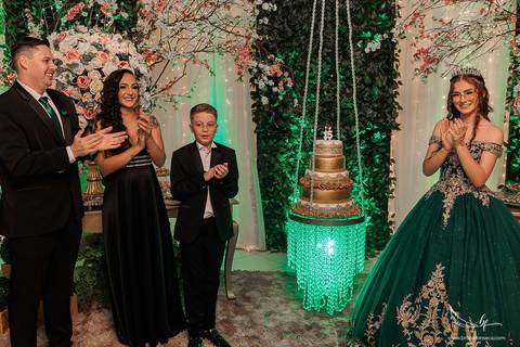 Ensaio feminino; Fotografia feminina; Recanto Bueno; Celina Munhoz; Novo Hamburgo; Fotografia Lifestyle; Nova Petropolis; Ensaio Teen; Ensaio 15th; 15 anos; Fotografo de 15 Anos; Debutante; Camarim Madri; Adriana Krieger; Manu Garcia;'