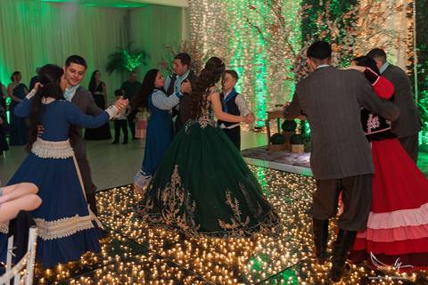 Ensaio feminino; Fotografia feminina; Recanto Bueno; Celina Munhoz; Novo Hamburgo; Fotografia Lifestyle; Nova Petropolis; Ensaio Teen; Ensaio 15th; 15 anos; Fotografo de 15 Anos; Debutante; Camarim Madri; Adriana Krieger; Manu Garcia;'