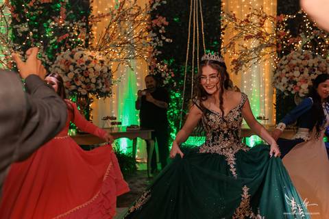 Ensaio feminino; Fotografia feminina; Recanto Bueno; Celina Munhoz; Novo Hamburgo; Fotografia Lifestyle; Nova Petropolis; Ensaio Teen; Ensaio 15th; 15 anos; Fotografo de 15 Anos; Debutante; Camarim Madri; Adriana Krieger; Manu Garcia;'