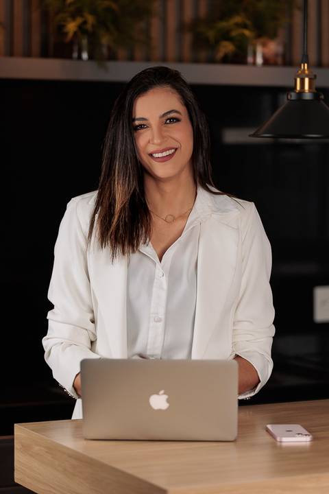 Ensaio feminino; Fotografia feminina;  Celina Munhoz; Novo Hamburgo; Fotografia Lifestyle; Nova Petropolis; Ensaio Teen; Ensaio 15th; 15 anos; Fotografo de 15 Anos; Debutante; Camarim Madri; Adriana Krieger; Manu Garcia; profissional; corporativo;'