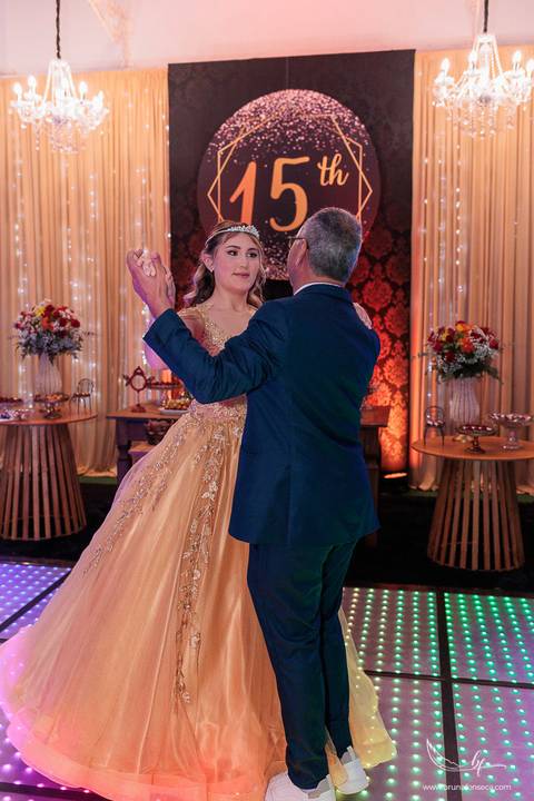 Ensaio feminino; Fotografia feminina; Recanto Bueno; Celina Munhoz; Novo Hamburgo; Fotografia Lifestyle; Nova Petropolis; Ensaio Teen; Ensaio 15th; 15 anos; Fotografo de 15 Anos; Debutante; Camarim Madri; Adriana Krieger; Manu Garcia;'