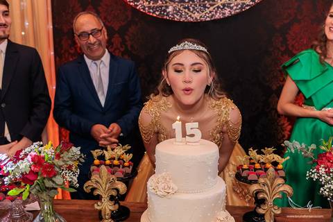 Ensaio feminino; Fotografia feminina; Recanto Bueno; Celina Munhoz; Novo Hamburgo; Fotografia Lifestyle; Nova Petropolis; Ensaio Teen; Ensaio 15th; 15 anos; Fotografo de 15 Anos; Debutante; Camarim Madri; Adriana Krieger; Manu Garcia;'