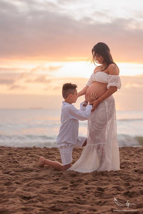 Ensaio Gestante; Mãe de Menina; Mãe de Menino; Fotografia gestante; Fotografia gestante São Leopoldo; Fotografia de família; Fotografia com animais; Ensaio de família; Gravidez; Ensaio Gestante Praia; Santa Catarina; '