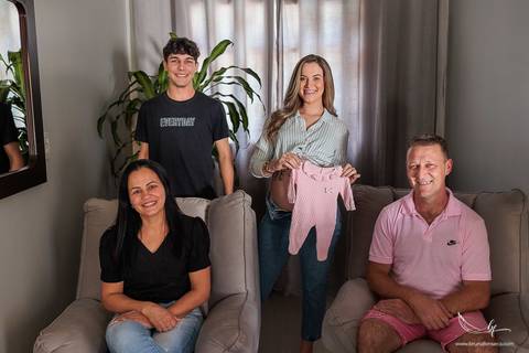 Ensaio Gestante; Mãe de Menina; Mãe de Menino; Fotografia gestante; Fotografia gestante São Leopoldo; Fotografia de família; Fotografia com animais; Ensaio de família; Gravidez; Ensaio Gestante Praia; Santa Catarina; '